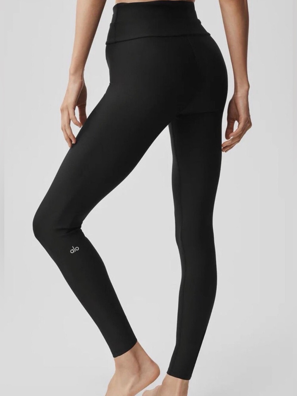 ALO Yoga black airbrush full length leggings ~ small 27” Athlesiure A36